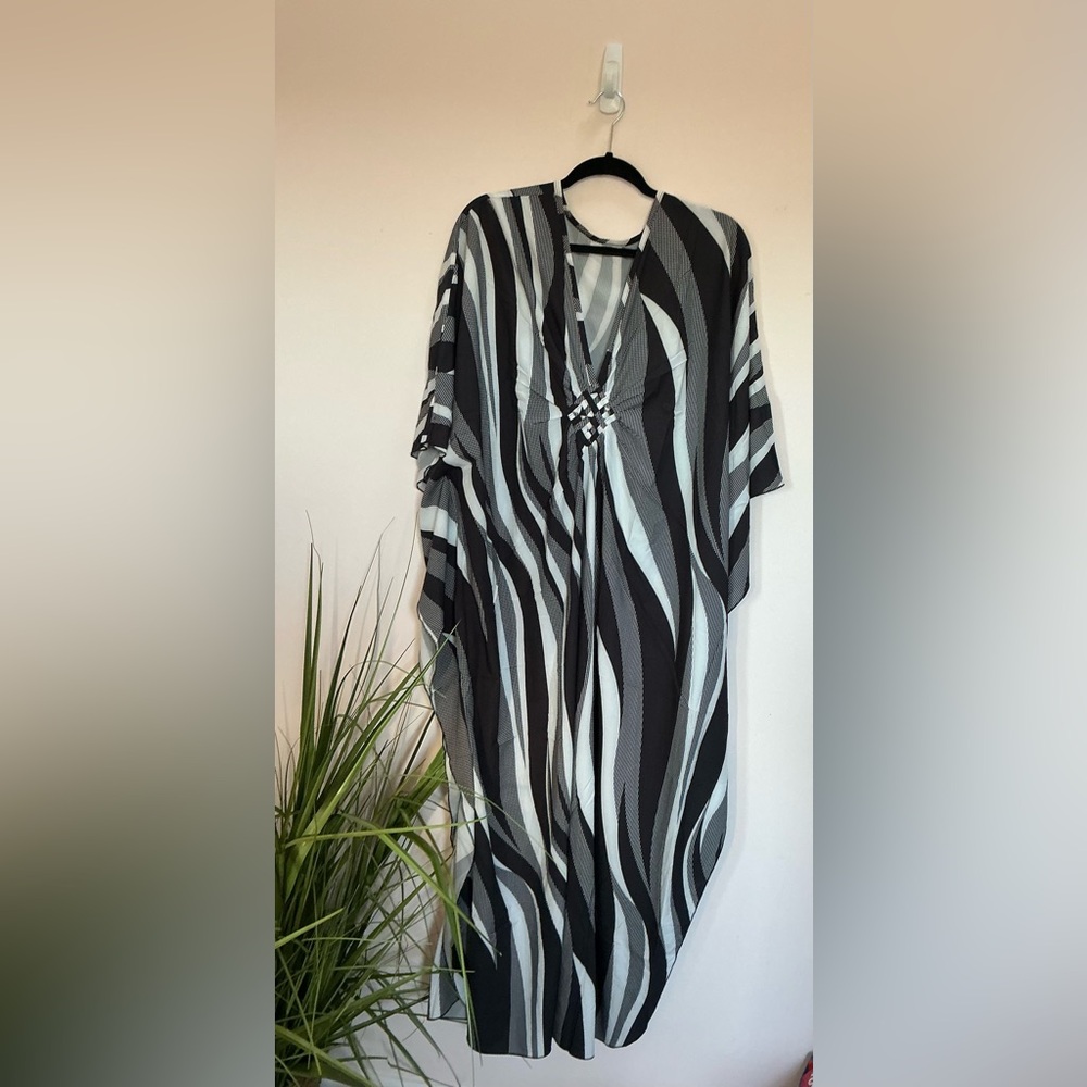 NWOT One Size Women’s Kaftan Dress Cover Up